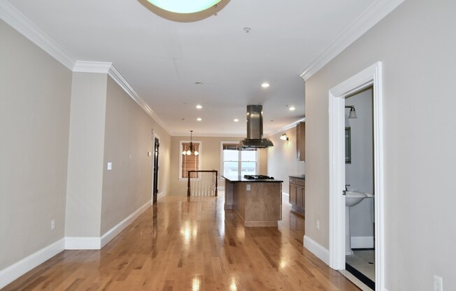 360 Dorchester St 3