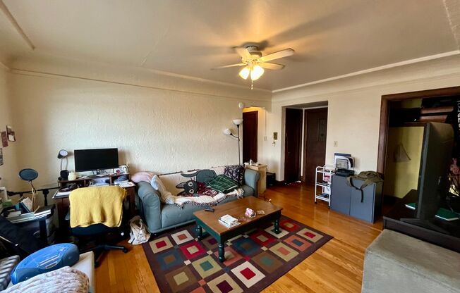 1420 E Capitol Drive