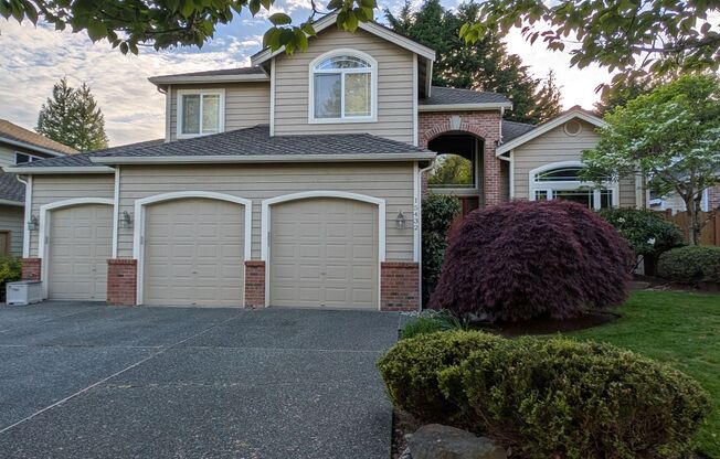 Beautiful 4 bedroom plus Den/Office Home in Mill Creek Community