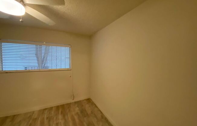 1 bed, 1 bath, 378 sqft, $2,595