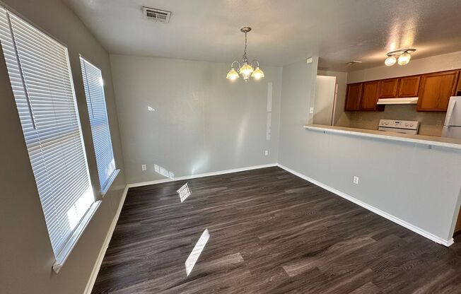 Move -in Special: Remodeled 4 bed 2 bath in Midwest City