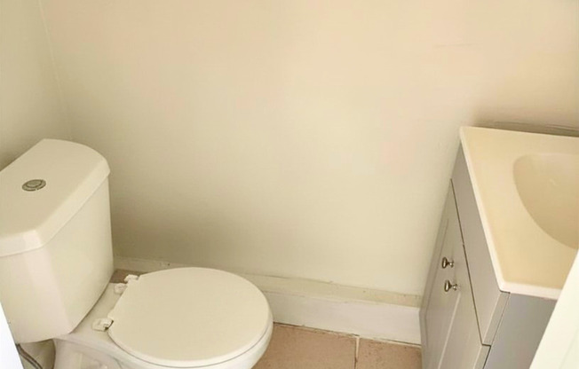 2 beds, 1.5 baths, $1,250, Unit 21-063E