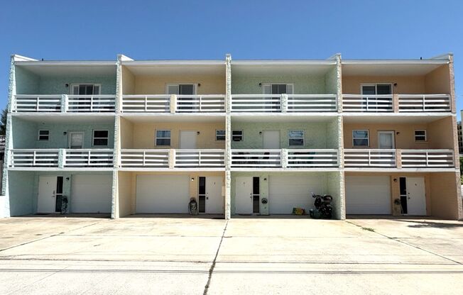 Stunning Beachside Townhome in Port Orange!