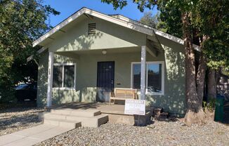 3 bed 2 bath Chico Charmer with large back yard!