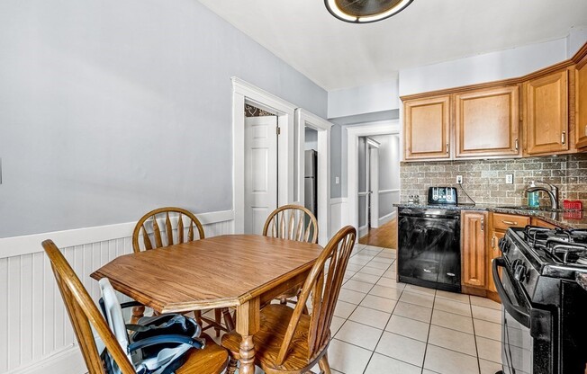4 beds, 1 bath, 1,210 sqft, $3,000, Unit 3