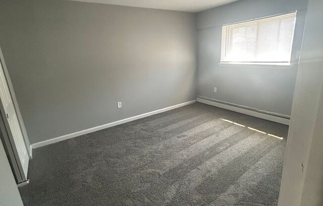 1 bed, 1 bath, 625 sqft, $1,325, Unit F02