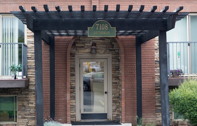 2 beds, 1 bath, 830 sqft, $1,299, Unit 7108 03