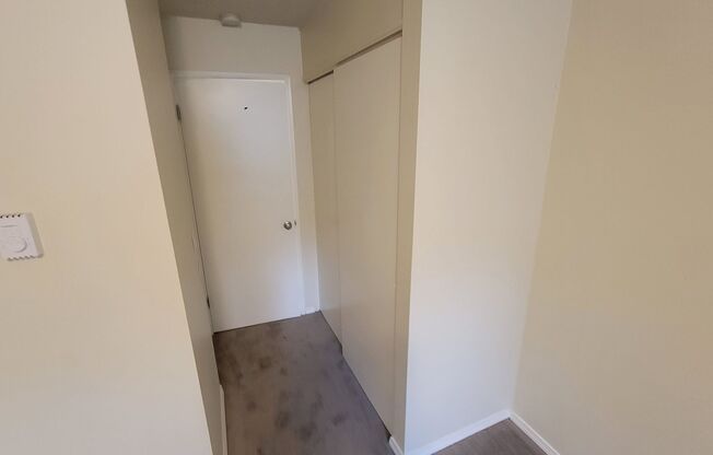 2 beds, 1 bath, 740 sqft, $1,475, Unit 217