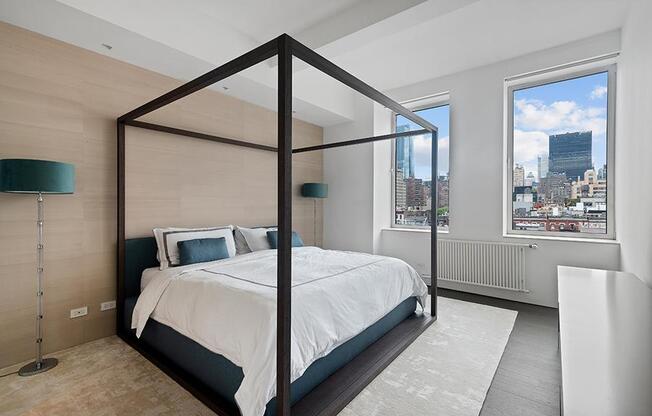 251 W 19 ST