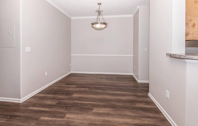 2 beds, 1 bath, 895 sqft, $1,746