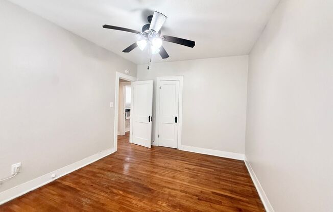 2 beds, 1 bath, $1,195, Unit B3601