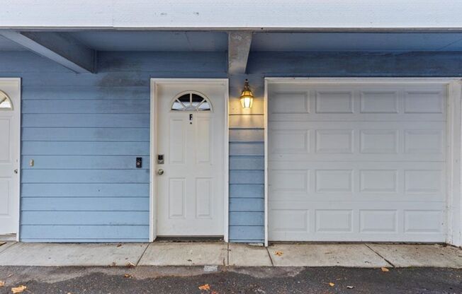 Newly updated 2bd Townhome!