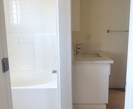 2 beds, 2 baths, 1,080 sqft, $1,950, Unit C2