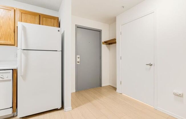 1 bed, 1 bath, 547 sqft, $1,350, Unit 32