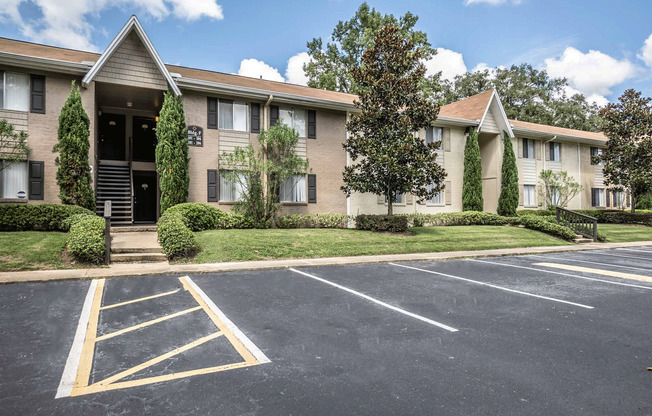 3 beds, 2 baths, 1,603 sqft, $1,495, Unit M104