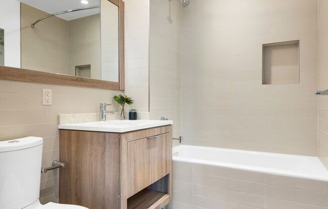 2 beds, 2 baths, 888 sqft, $6,150, Unit 8E