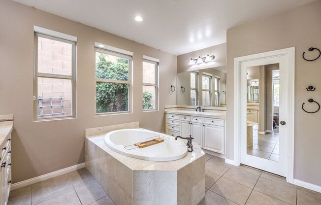 3 beds, 3 baths, $6,995