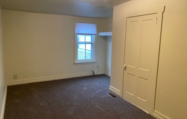 3 beds, 1 bath, $1,350