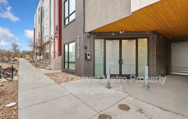 2729 W 28 AVE