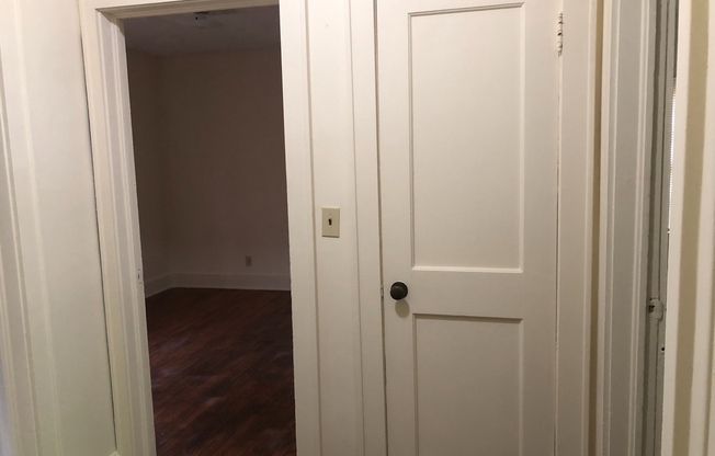 2 beds, 1 bath, $1,000