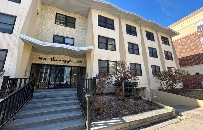 1 bed, 1 bath, $850, Unit 113