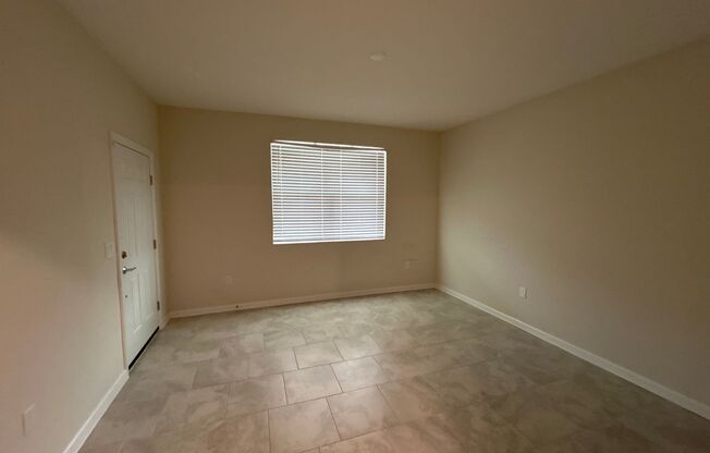 Beautiful home - Mother-in-law suite!