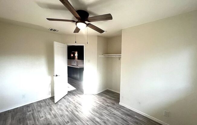 3 beds, 2 baths, $1,500