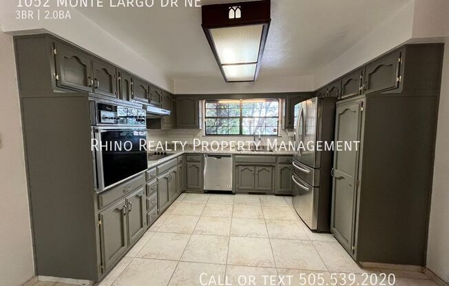 1052 MONTE LARGO DR NE