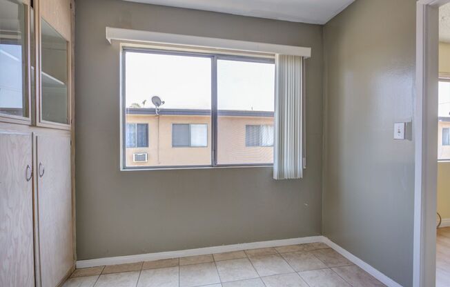 2 beds, 1 bath, $1,900, Unit # 15