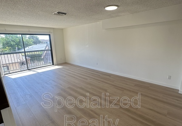 463 W WILSON AVE