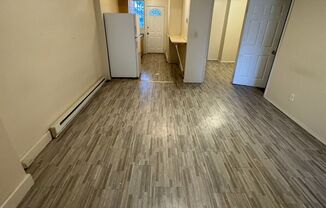 2 beds, 1 bath, $1,350, Unit Unit 1