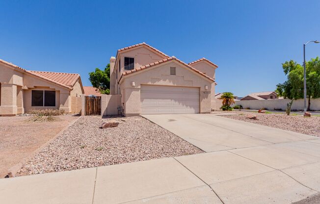 4 BED, 3 BATH CORNER LOT HOME IN GLENDALE!