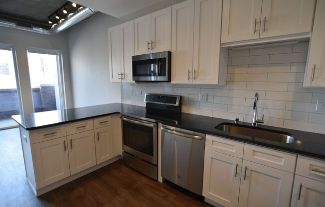 1 bed, 1 bath, 642 sqft, $3,160, Unit 3833-417