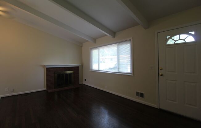 Charming 3 Bedroom 1 Bath Home in Prairie Village