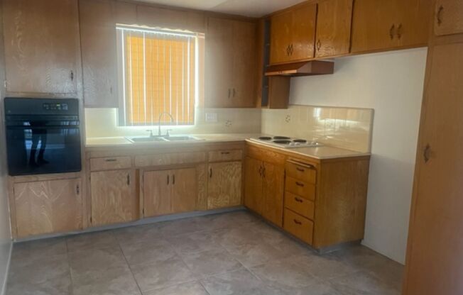 1 bed, 1 bath, $1,875, Unit 13