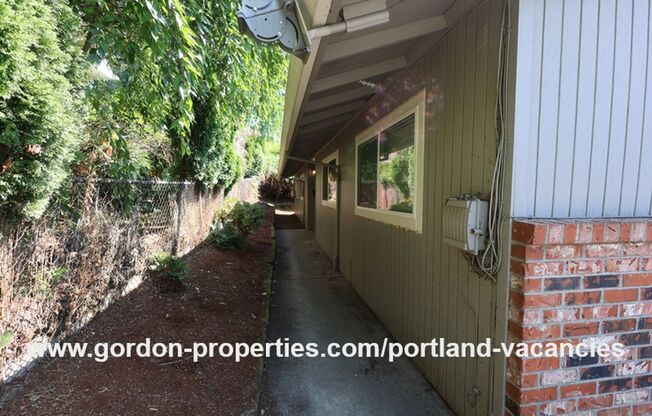 2 beds, 1 bath, $1,595