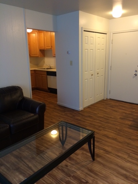 2 beds, 1 bath, 638 sqft, $2,250, Unit 07