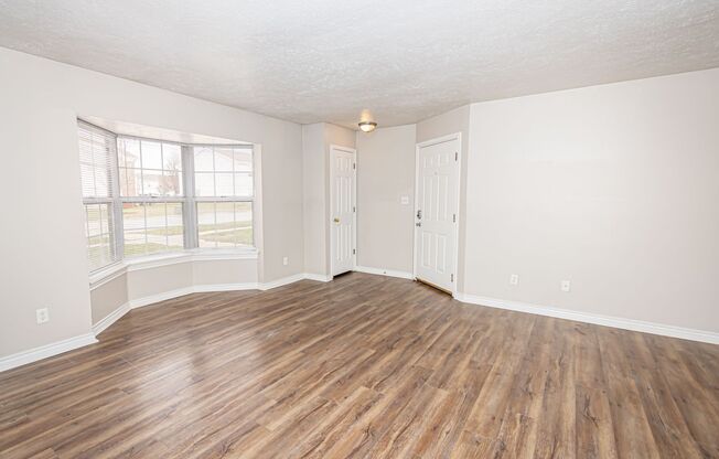 2 beds, 1 bath, 858 sqft, $1,096, Unit K6