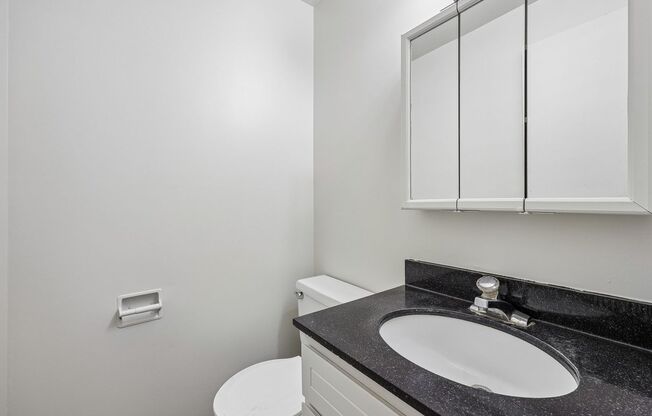 3 beds, 1.5 baths, 950 sqft, $1,385, Unit 104