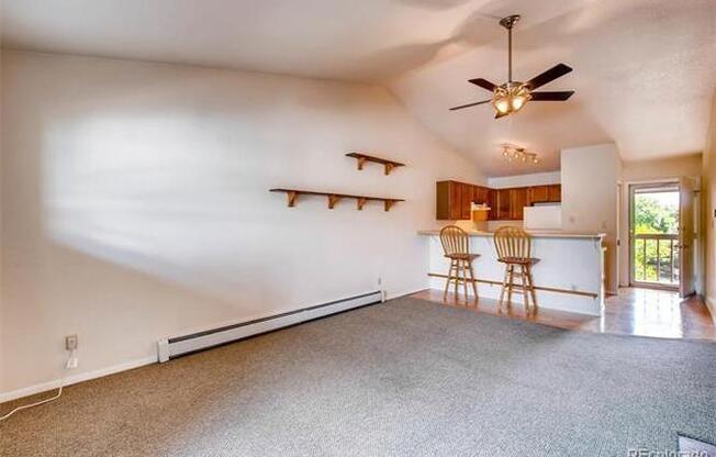 2 beds, 1 bath, $1,895