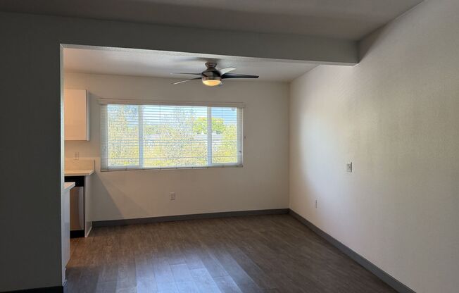 2 beds, 1 bath, 920 sqft, $2,920, Unit A009