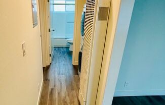 2 beds, 1 bath, $2,700, Unit 7