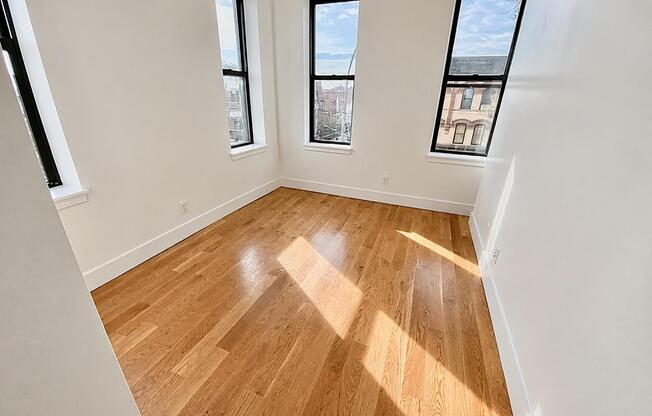 2 beds, 1 bath, 600 sqft, $3,000, Unit 3F