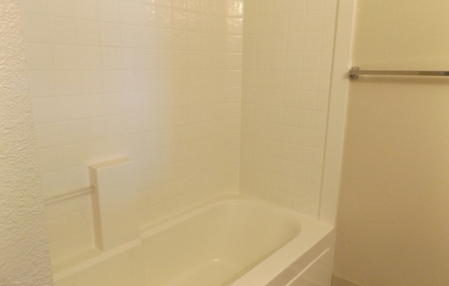 2 beds, 2 baths, $1,400