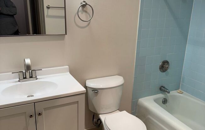 1 bed, 1 bath, $850, Unit 31