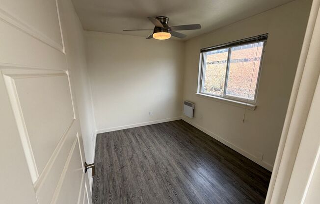 3 beds, 1 bath, 980 sqft, $2,995, Unit R-412