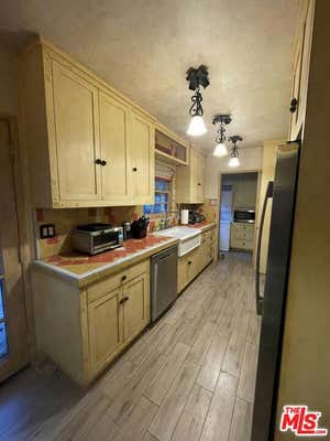 2 beds, 2 baths, 1,774 sqft, $8,995