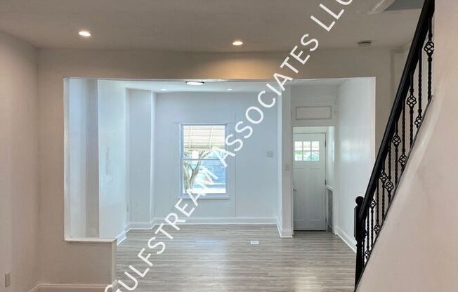 2566 W FAYETTE ST