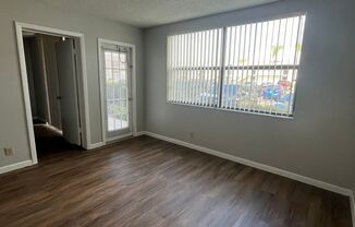 ONE BEDROOM ONE BATHROOM!! Waterfront Community!!