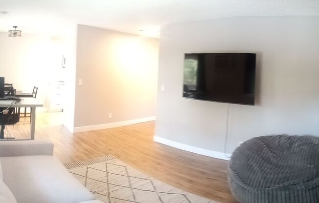 2 beds, 1 bath, $1,695